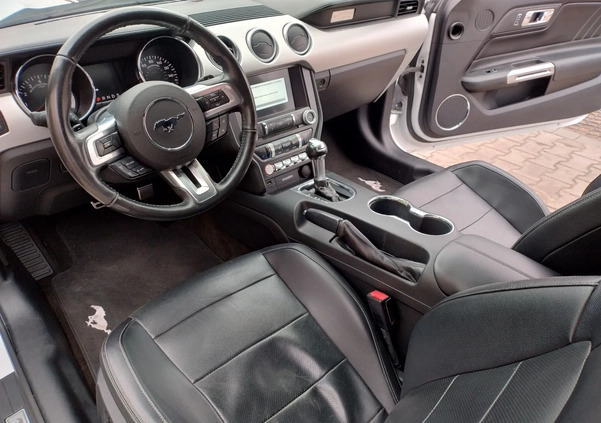 Ford Mustang cena 85500 przebieg: 134422, rok produkcji 2016 z Warszawa małe 277